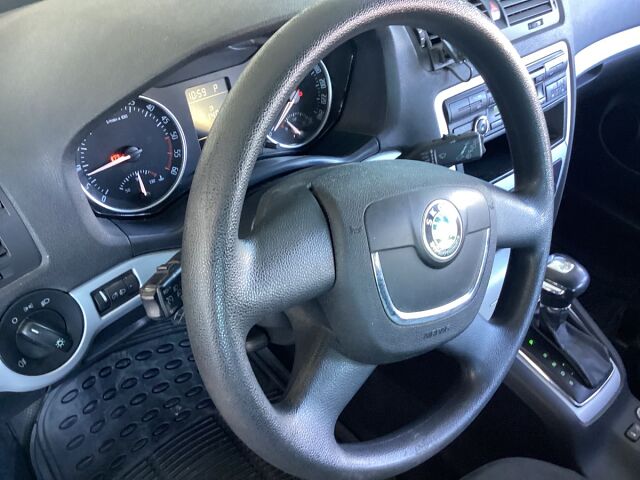 COMING SOON SKODA OCTAVIA AMBIENTE ESTATE 1.6 TDI AUTO SPANISH LHD IN SPAIN 80000 MILES 2011