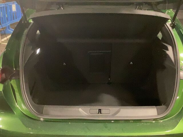 COMING SOON PEUGEOT 308 ALLURE 1.2 E-THP AUTO SPANISH LHD IN SPAIN 16000 MILES SUPERB 2023