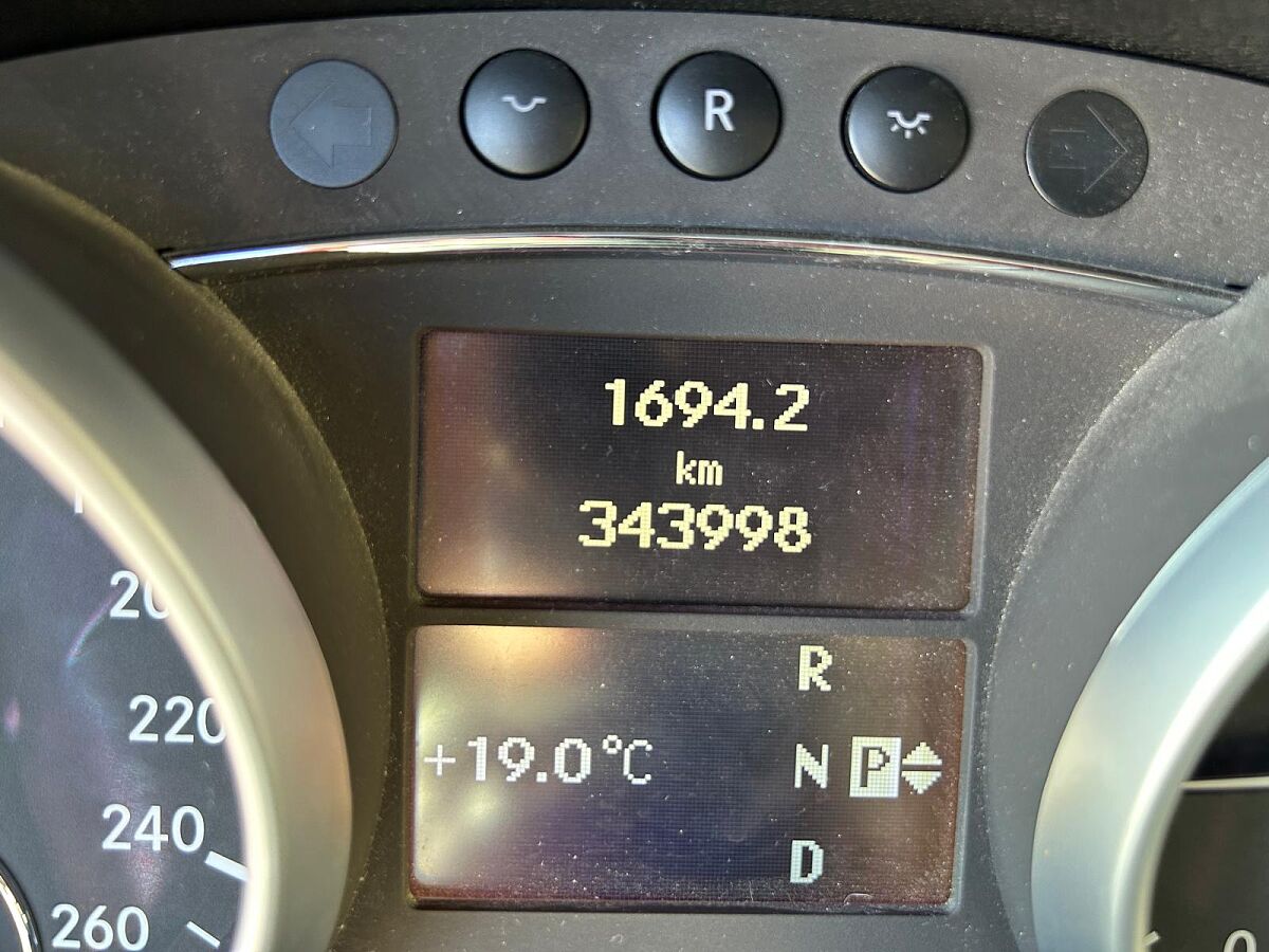  MERCEDES ML 300 CDI 4X4 AUTO SPANISH LHD IN SPAIN 204000 MILES SUPERB 2012