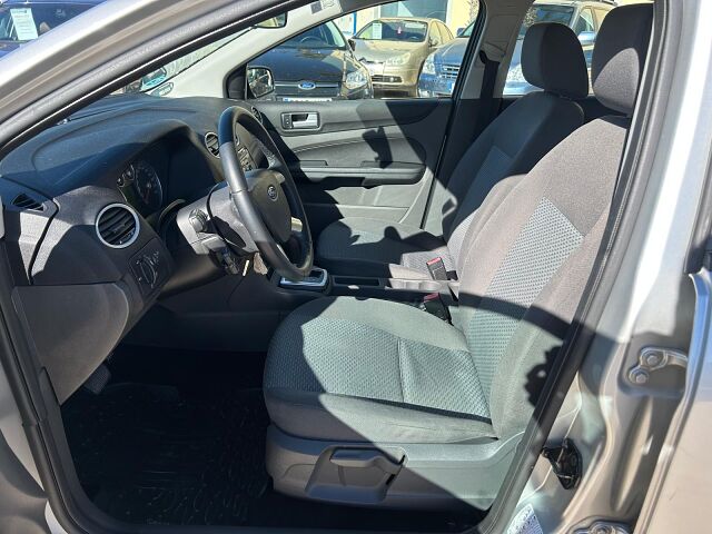 FORD FOCUS TREND 1.6 AUTO SPANISH LHD IN SPAIN ONLY 57000 MILES SUPERB 2007