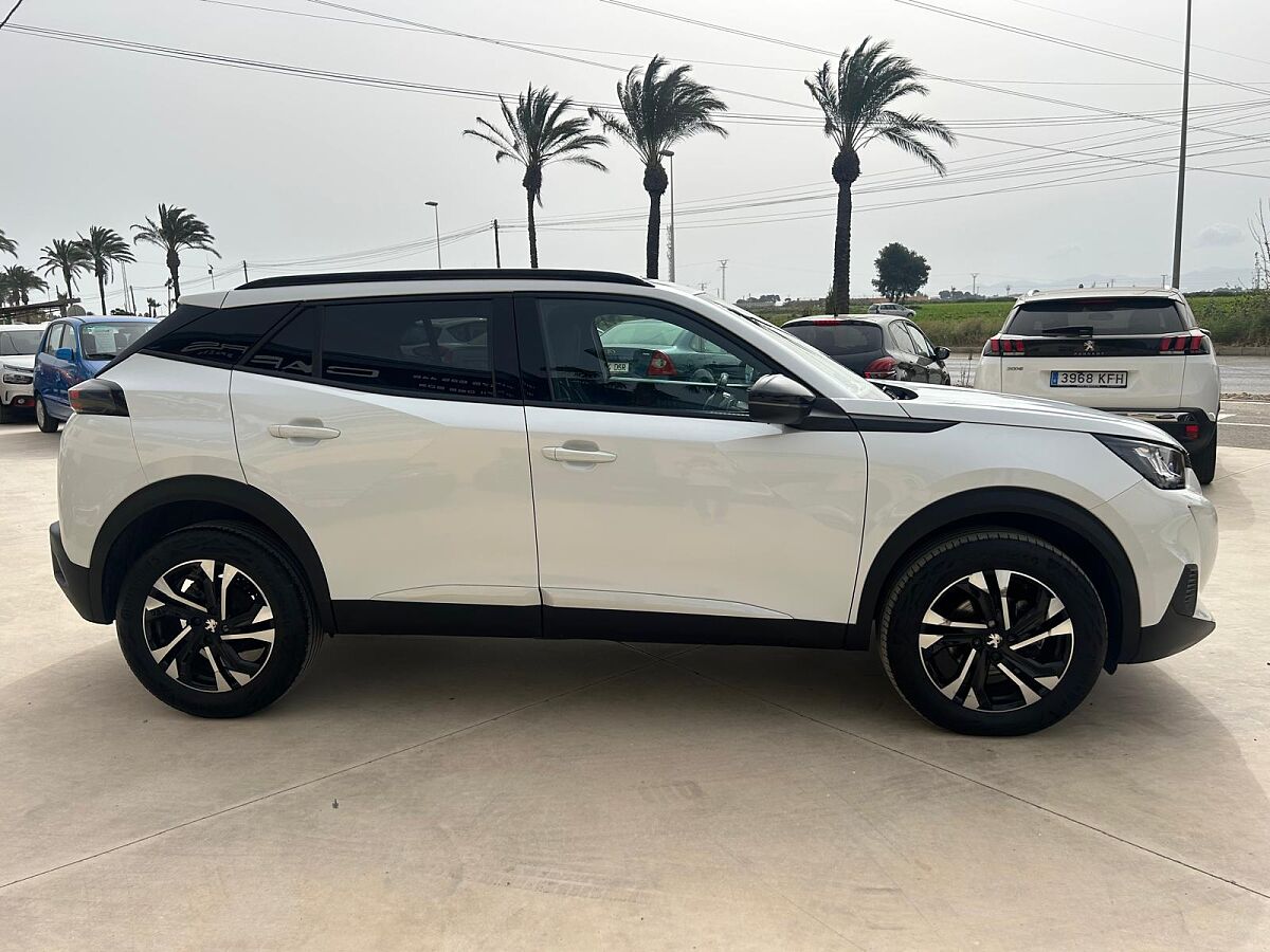 PEUGEOT 2008 ALLURE 1.2 E-THP AUTO SPANISH LHD IN SPAIN 28000 MILES SUPER 2022