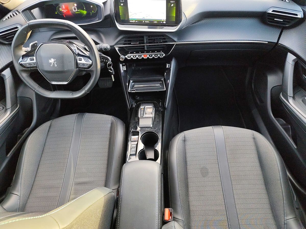 COMING SOON PEUGEOT 2008 ALLURE 1.2 E-THP AUTO SPANISH LHD IN SPAIN 28000 MILES SUPER 2022