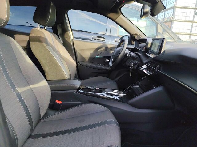 COMING SOON PEUGEOT 2008 ALLURE 1.2 E-THP AUTO SPANISH LHD IN SPAIN 28000 MILES SUPER 2022