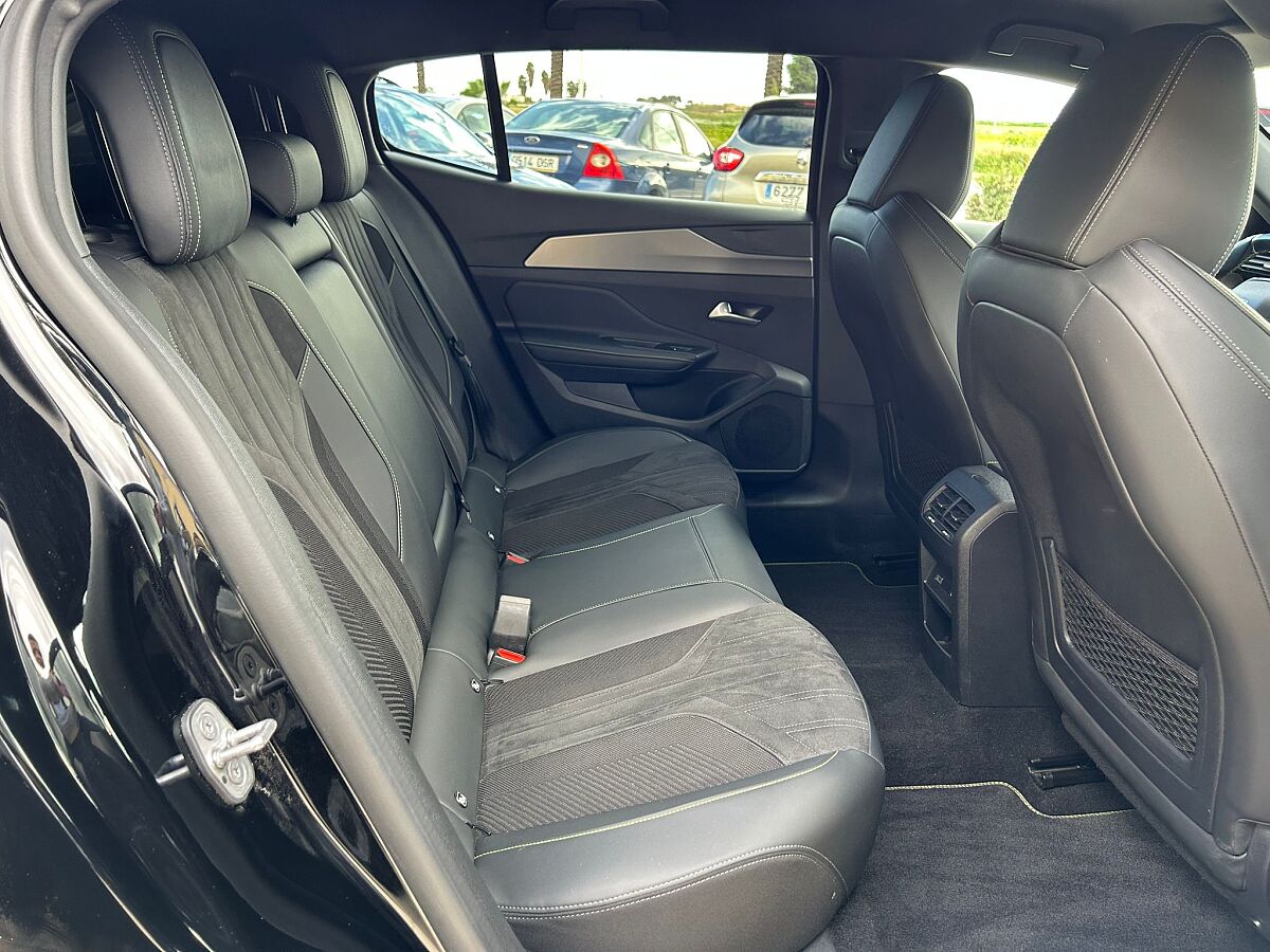 PEUGEOT 408 GT 1.6 PHEV 225 BHP AUTO SPANISH LHD IN SPAIN 28000 MILES SUPER 2022