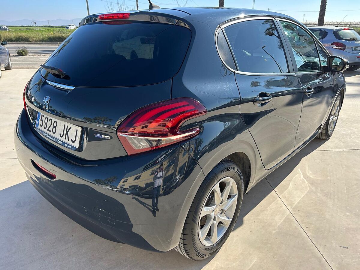 PEUGEOT 208 ALLURE 1.2 E-THP SPANISH LHD IN SPAIN 90000 MILES SUPERB 2015