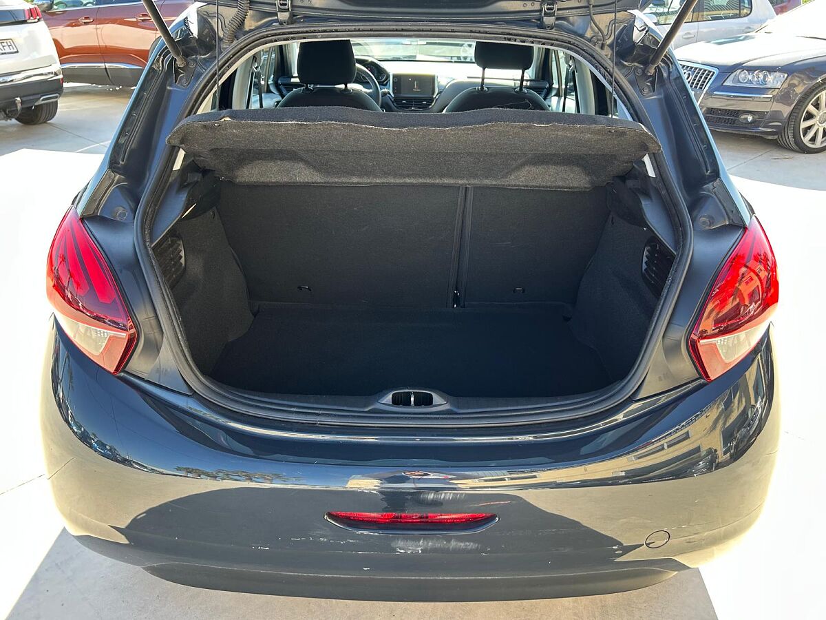 PEUGEOT 208 ALLURE 1.2 E-THP SPANISH LHD IN SPAIN 90000 MILES SUPERB 2015