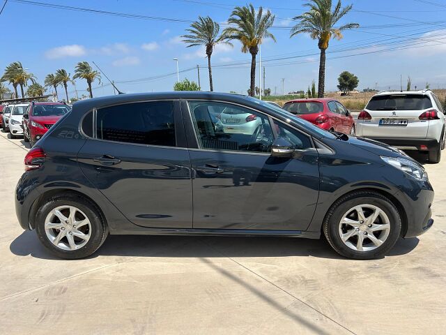 PEUGEOT 208 ALLURE 1.2 E-THP SPANISH LHD IN SPAIN 90000 MILES SUPERB 2015