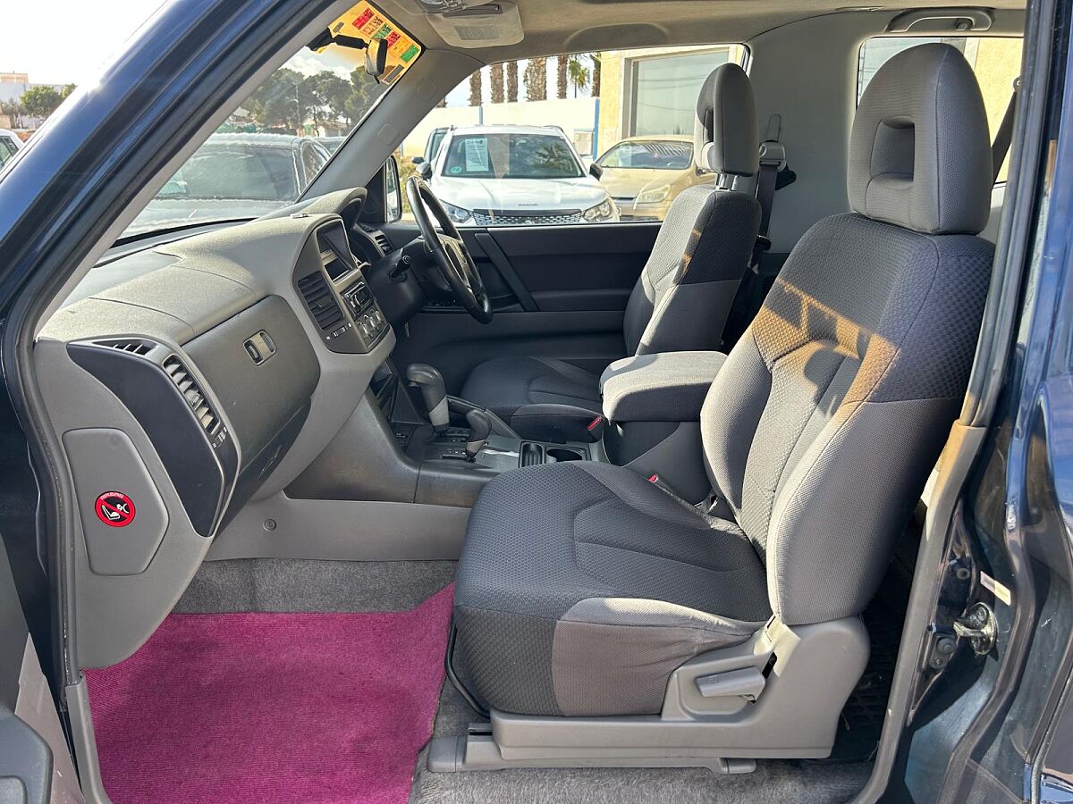 MITSUBISHI SHOGUN SWB 3.2 D4D 4X4 AUTO SPANISH RHD IN SPAIN 152000 MILES 2002