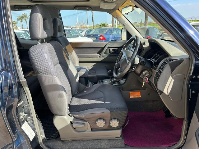 MITSUBISHI SHOGUN SWB 3.2 D4D 4X4 AUTO SPANISH RHD IN SPAIN 152000 MILES 2002