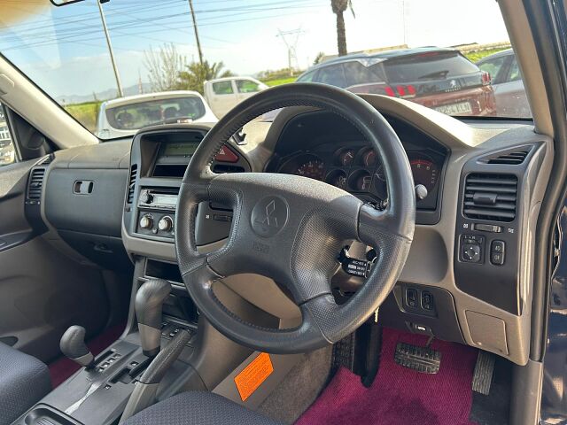 MITSUBISHI SHOGUN SWB 3.2 D4D 4X4 AUTO SPANISH RHD IN SPAIN 152000 MILES 2002