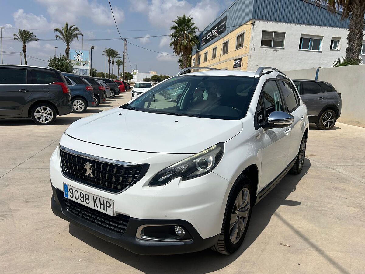 PEUGEOT 2008 STYLE 1.2 E-THP AUTO SPANISH LHD IN SPAIN 83000 MILES SUPERB 2018