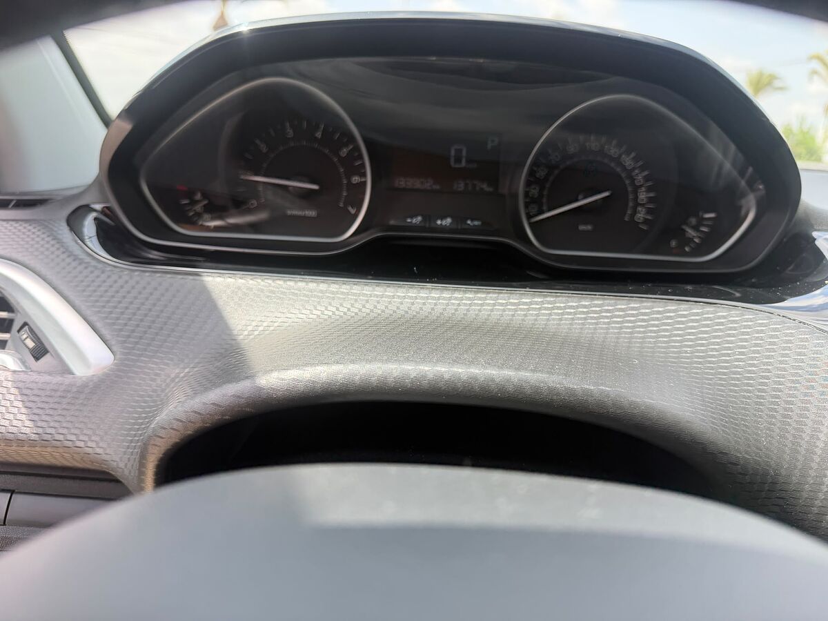 PEUGEOT 2008 STYLE 1.2 E-THP AUTO SPANISH LHD IN SPAIN 83000 MILES SUPERB 2018