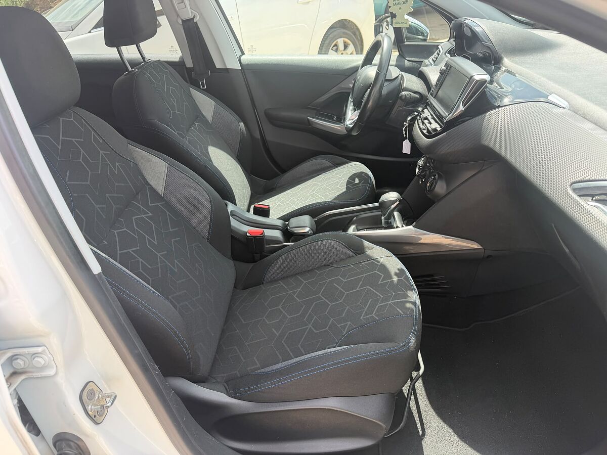 PEUGEOT 2008 STYLE 1.2 E-THP AUTO SPANISH LHD IN SPAIN 83000 MILES SUPERB 2018
