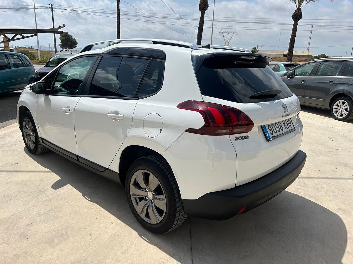 PEUGEOT 2008 STYLE 1.2 E-THP AUTO SPANISH LHD IN SPAIN 83000 MILES SUPERB 2018