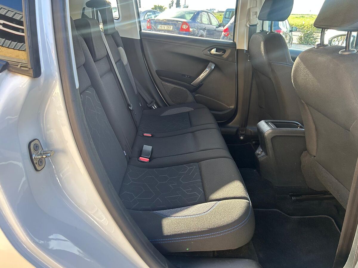 PEUGEOT 2008 STYLE 1.2 E-THP AUTO SPANISH LHD IN SPAIN 66000 MILES SUPERB 2018