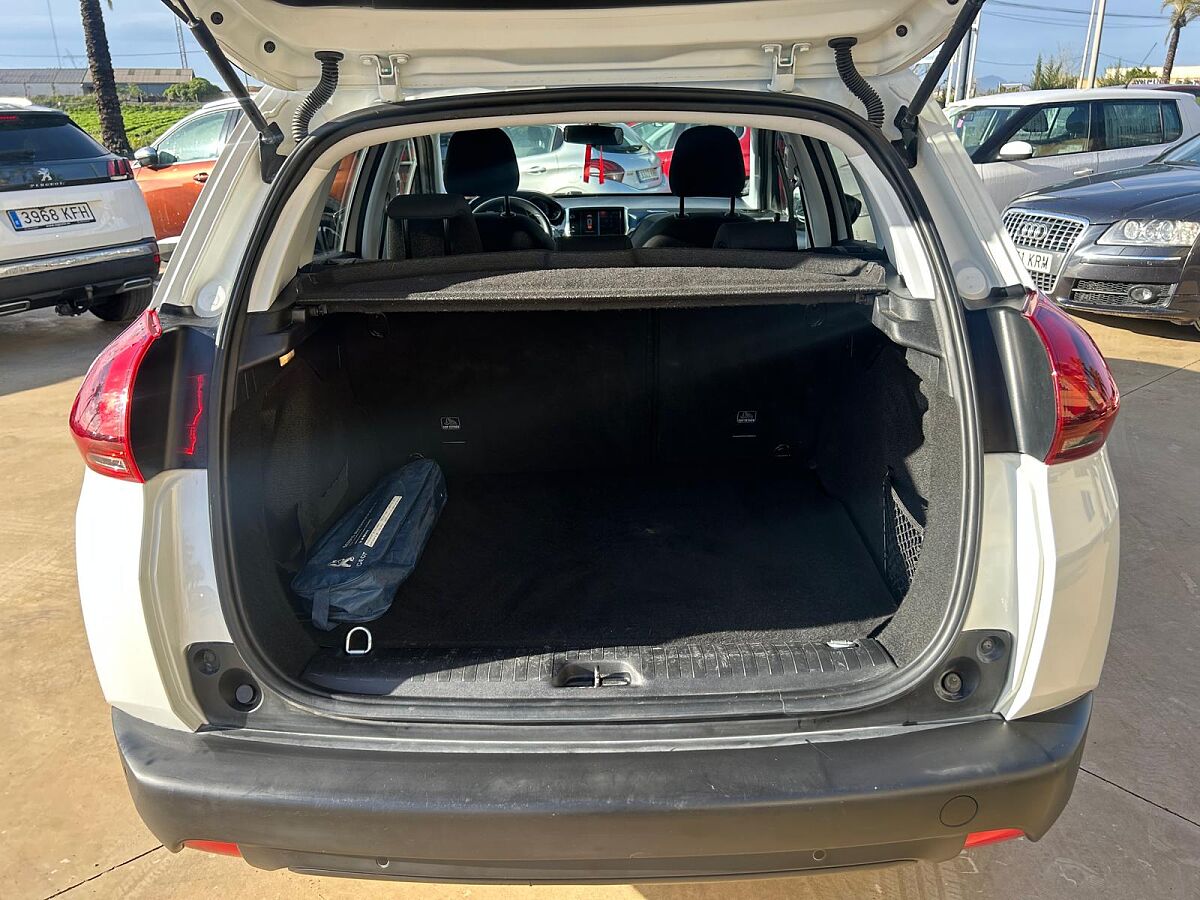 PEUGEOT 2008 STYLE 1.2 E-THP AUTO SPANISH LHD IN SPAIN 66000 MILES SUPERB 2018