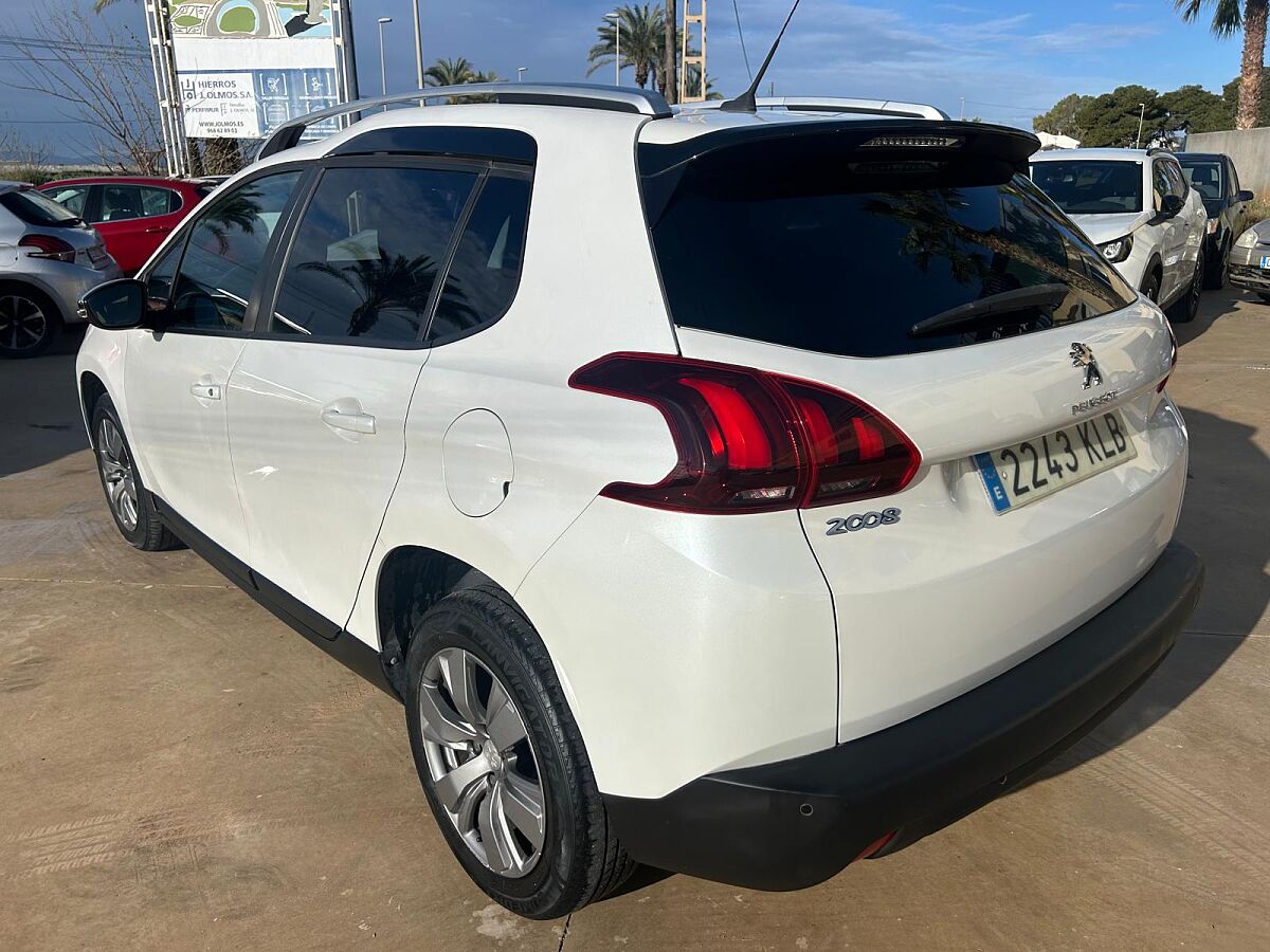 PEUGEOT 2008 STYLE 1.2 E-THP AUTO SPANISH LHD IN SPAIN 66000 MILES SUPERB 2018