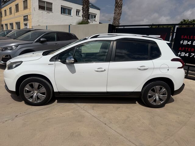 PEUGEOT 2008 STYLE 1.2 E-THP AUTO SPANISH LHD IN SPAIN 83000 MILES SUPERB 2018