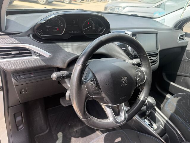 PEUGEOT 2008 STYLE 1.2 E-THP AUTO SPANISH LHD IN SPAIN 83000 MILES SUPERB 2018