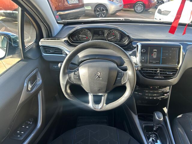 PEUGEOT 2008 STYLE 1.2 E-THP AUTO SPANISH LHD IN SPAIN 66000 MILES SUPERB 2018