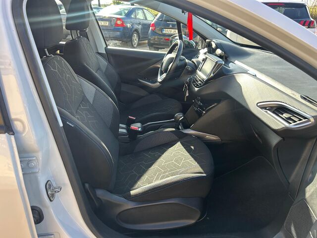 PEUGEOT 2008 STYLE 1.2 E-THP AUTO SPANISH LHD IN SPAIN 66000 MILES SUPERB 2018