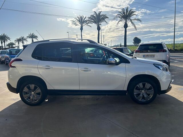 PEUGEOT 2008 STYLE 1.2 E-THP AUTO SPANISH LHD IN SPAIN 66000 MILES SUPERB 2018