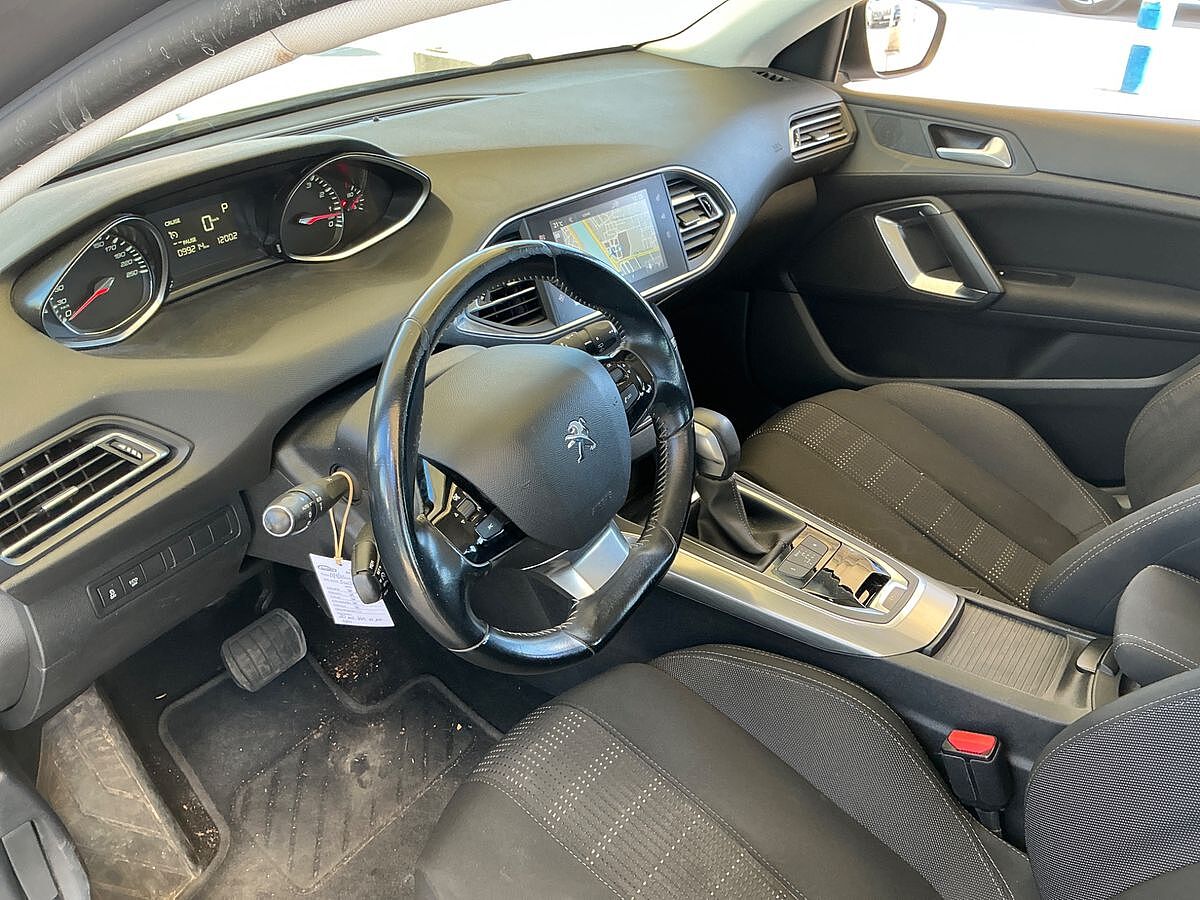 COMING SOON  PEUGEOT 308 ALLURE 1.2 E-THP AUTO SPANISH LHD IN SPAIN 61000 MILES SUPERB 2017