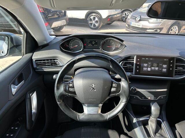 PEUGEOT 308 ALLURE 1.2 E-THP AUTO SPANISH LHD IN SPAIN 61000 MILES SUPERB 2017