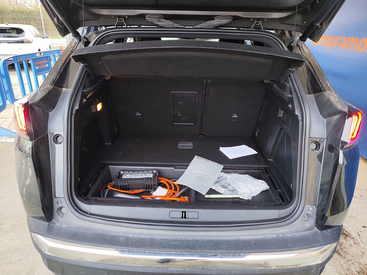 COMING SOON PEUGEOT 3008 GT HYBRID 4 AUTO PHEV SPANISH LHD IN SPAIN 46000 MILES SUPERB 2022