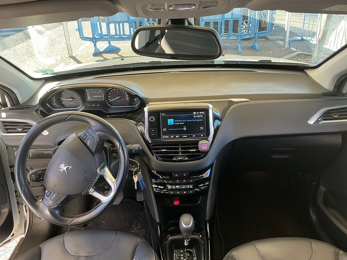 COMING SOON PEUGEOT 2008 ALLURE 1.2 E-THP AUTO SPANISH LHD IN SPAIN 43000 MILES 1 OWNER 2017