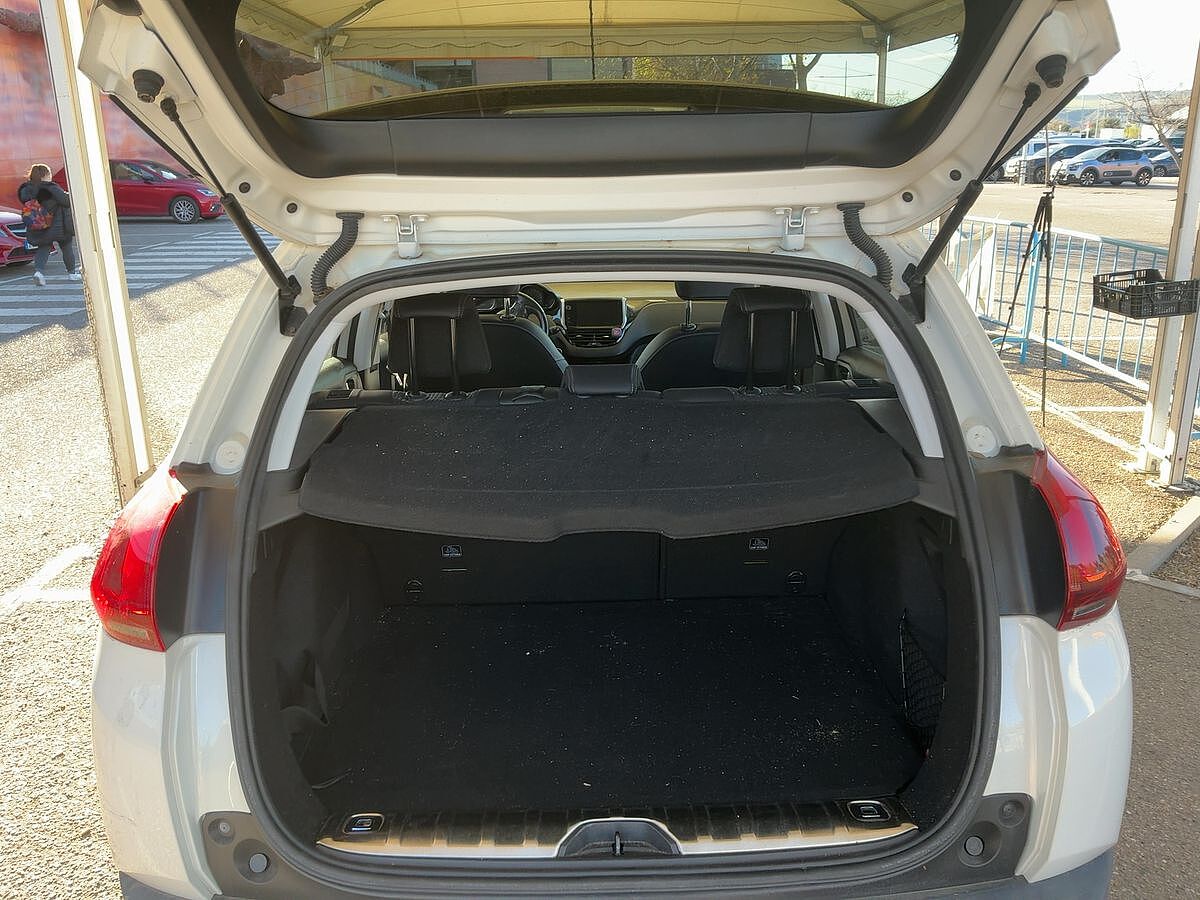 COMING SOON PEUGEOT 2008 ALLURE 1.2 E-THP AUTO SPANISH LHD IN SPAIN 43000 MILES 1 OWNER 2017