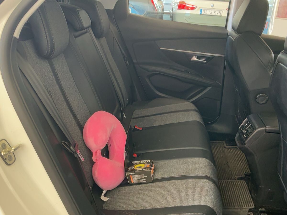 COMING SOON PEUGEOT 3008 ALLURE 1.2. E-THP AUTO SPANISH LHD IN SPAIN ONLY 39000 MILES 2020