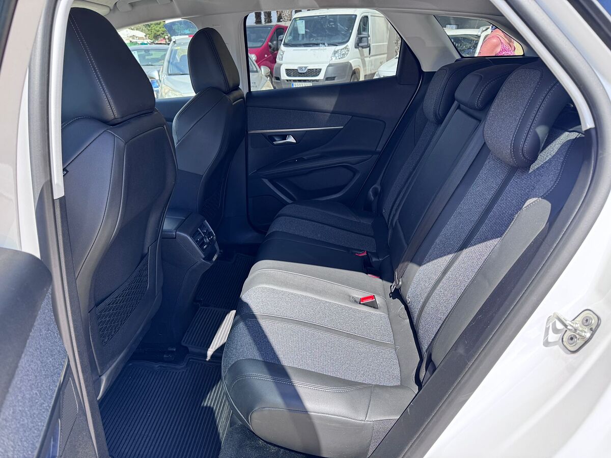 PEUGEOT 3008 ALLURE 1.2. E-THP AUTO SPANISH LHD IN SPAIN ONLY 39000 MILES 2020