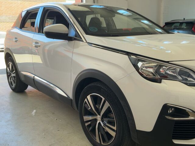 COMING SOON PEUGEOT 3008 ALLURE 1.2. E-THP AUTO SPANISH LHD IN SPAIN ONLY 39000 MILES 2020