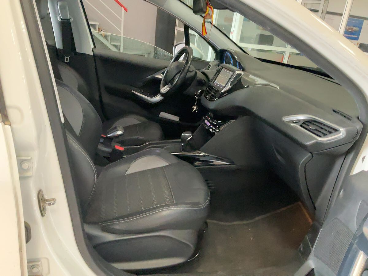 COMING SOON PEUGEOT 2008 ALLURE 1.2 E-THP AUTO SPANISH LHD IN SPAIN 58000 MILES 1 OWNER 2019