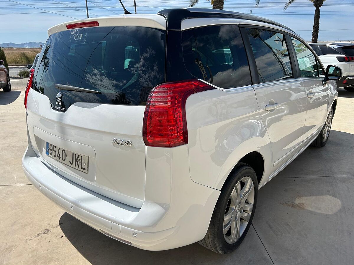 PEUGEOT 5008 STYLE 1.6 HDI AUTO SPANISH LHD IN SPAIN 91000 MILES 7 SEATS 2015
