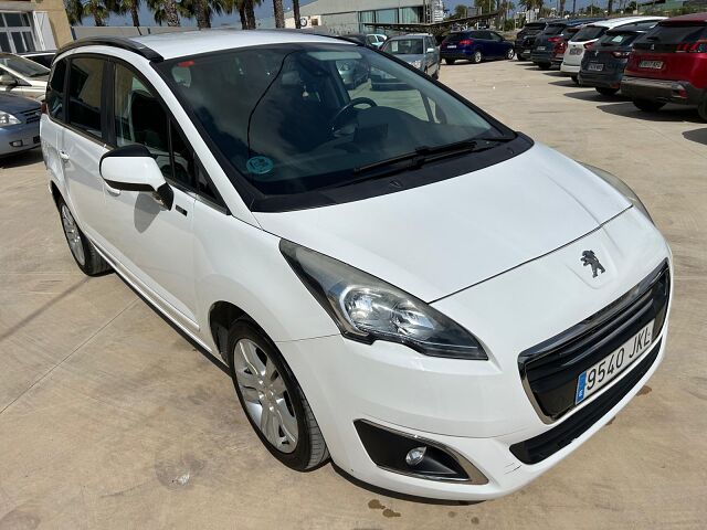 PEUGEOT 5008 STYLE 1.6 HDI AUTO SPANISH LHD IN SPAIN 91000 MILES 7 SEATS 2015