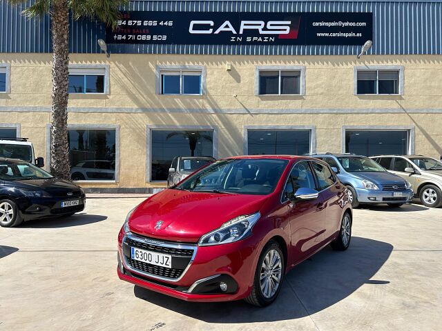 PEUGEOT 208 ALLURE 1.2 E-THP AUTO SPANISH LHD IN SPAIN 113000 MILES SUPERB 2015