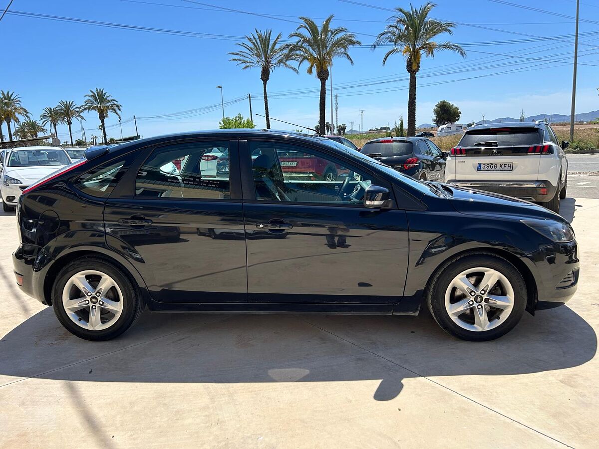 FORD FOCUS ZETEC 1.6 UK RHD IN SPAIN 132000 MILES LONG MOT SUPERB 2010