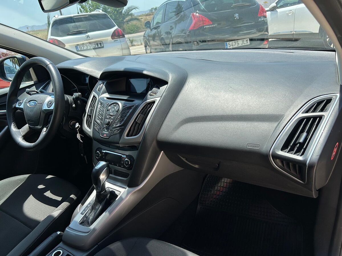 FORD FOCUS TREND 1.6 TI-VCT AUTO SPANISH LHD IN SPAIN ONLY 68000 MILES 2012