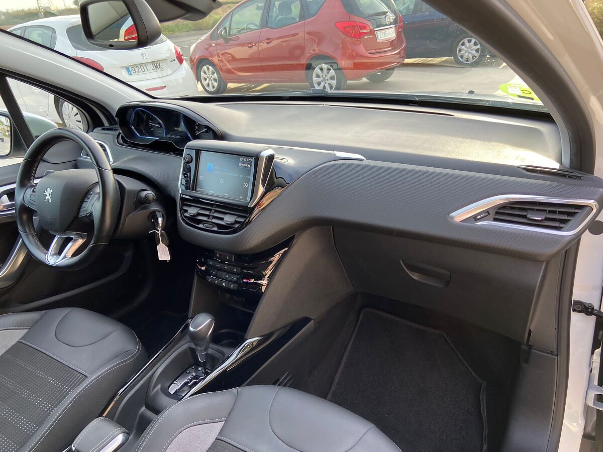COMING SOON PEUGEOT 2008 ALLURE 1.2 E-THP AUTO SPANISH LHD IN SPAIN 44000 MILES SUPERB 2018