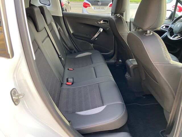 COMING SOON PEUGEOT 2008 ALLURE 1.2 E-THP AUTO SPANISH LHD IN SPAIN 44000 MILES SUPERB 2018