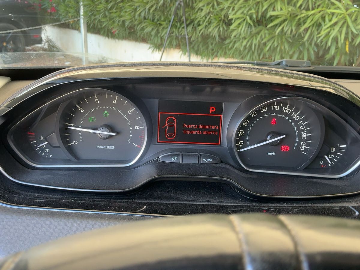 COMING SOON PEUGEOT 208 GT 1.2 E-THP AUTO SPANISH LHD IN SPAIN 58000 MILES SUPERB 2019