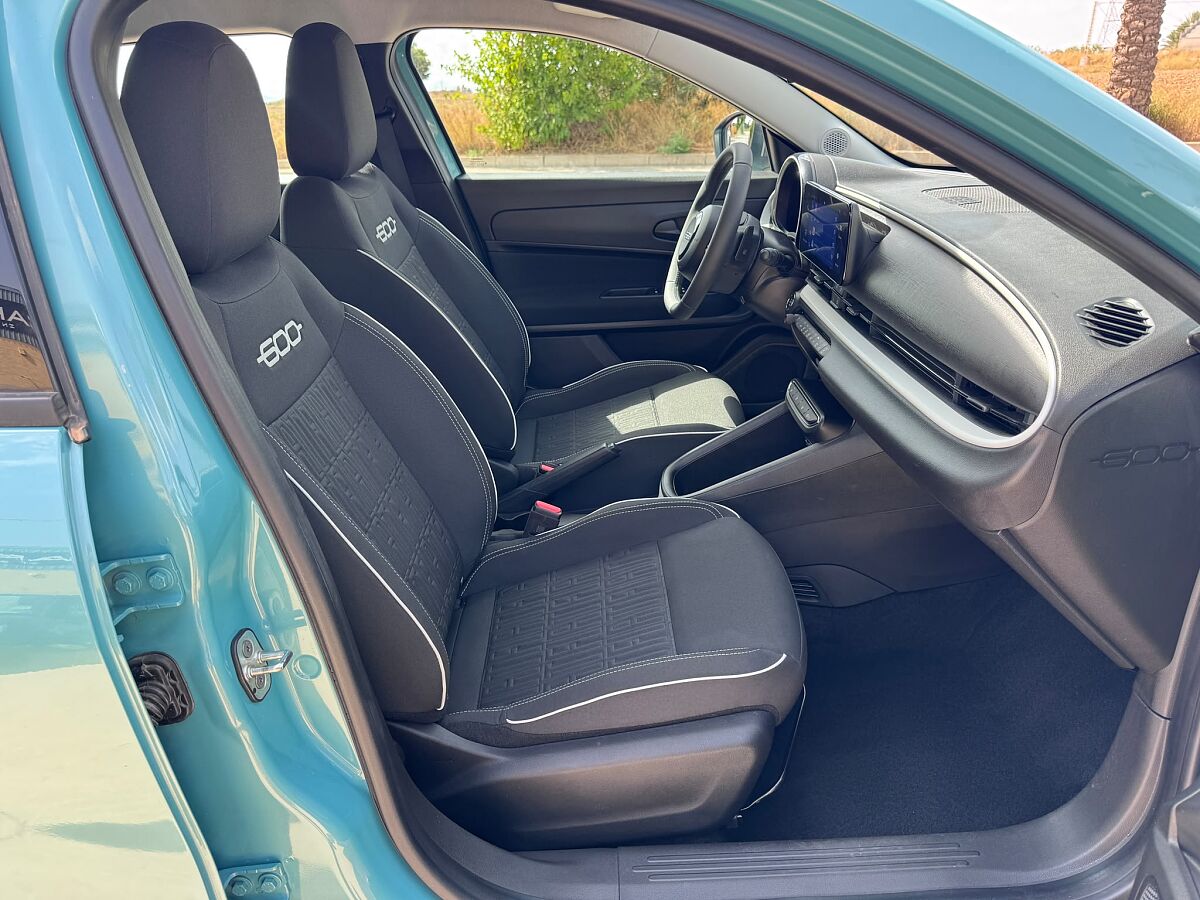 FIAT 600 HYBRID 1.2 E-THP AUTO SPANISH LHD IN SPAIN ONLY 6000 MILES SUPERB 2024