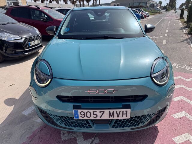 FIAT 600 HYBRID 1.2 E-THP AUTO SPANISH LHD IN SPAIN ONLY 6000 MILES SUPERB 2024
