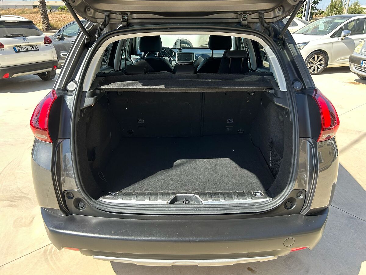 PEUGEOT 2008 ALLURE 1.2 E-THP AUTO SPANISH LHD IN SPAIN 41000 MILES SUPERB 2019