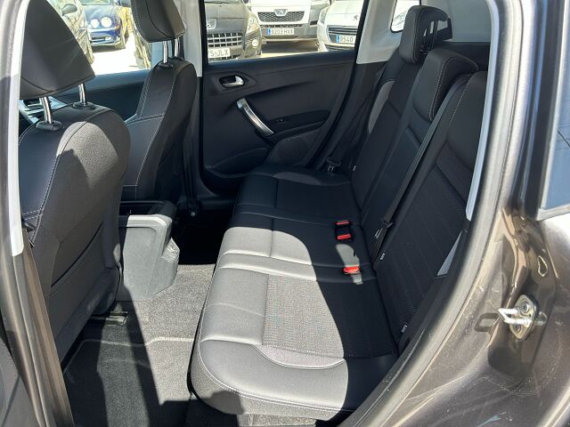PEUGEOT 2008 ALLURE 1.2 E-THP AUTO SPANISH LHD IN SPAIN 41000 MILES SUPERB 2019