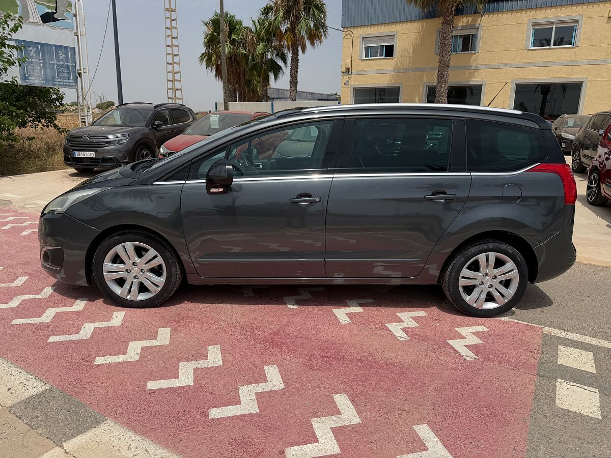 PEUGEOT 5008 ALLURE 1.6 HDI AUTO SPANISH LHD IN SPAIN 84000 MILES 7 SEATS 2015
