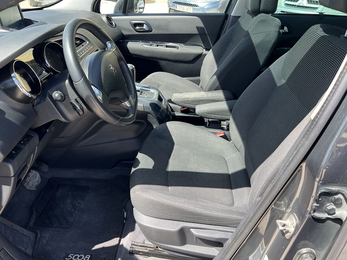 PEUGEOT 5008 ALLURE 1.6 HDI AUTO SPANISH LHD IN SPAIN 84000 MILES 7 SEATS 2015