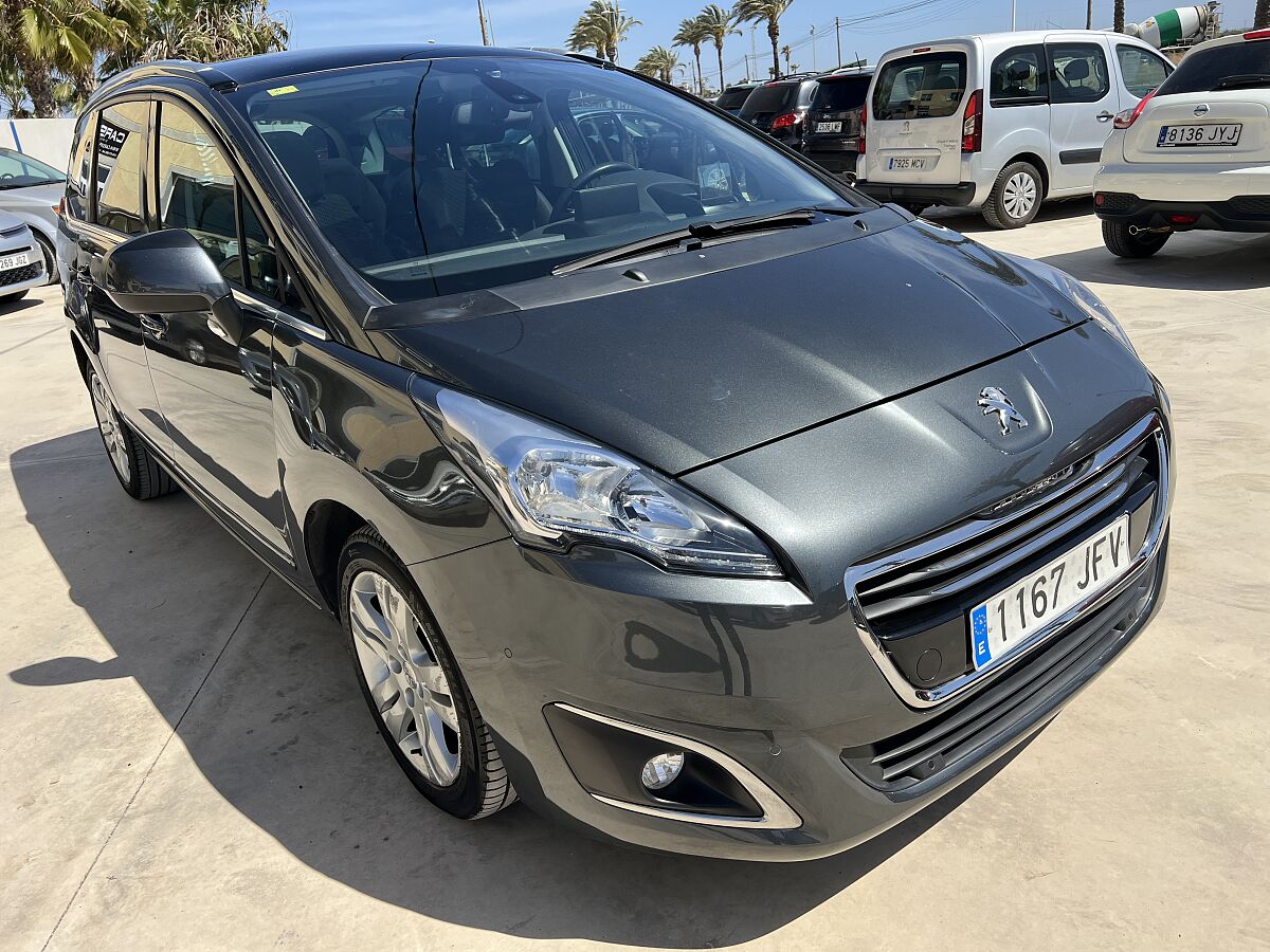 PEUGEOT 5008 ALLURE 1.6 HDI AUTO SPANISH LHD IN SPAIN 84000 MILES 7 SEATS 2015